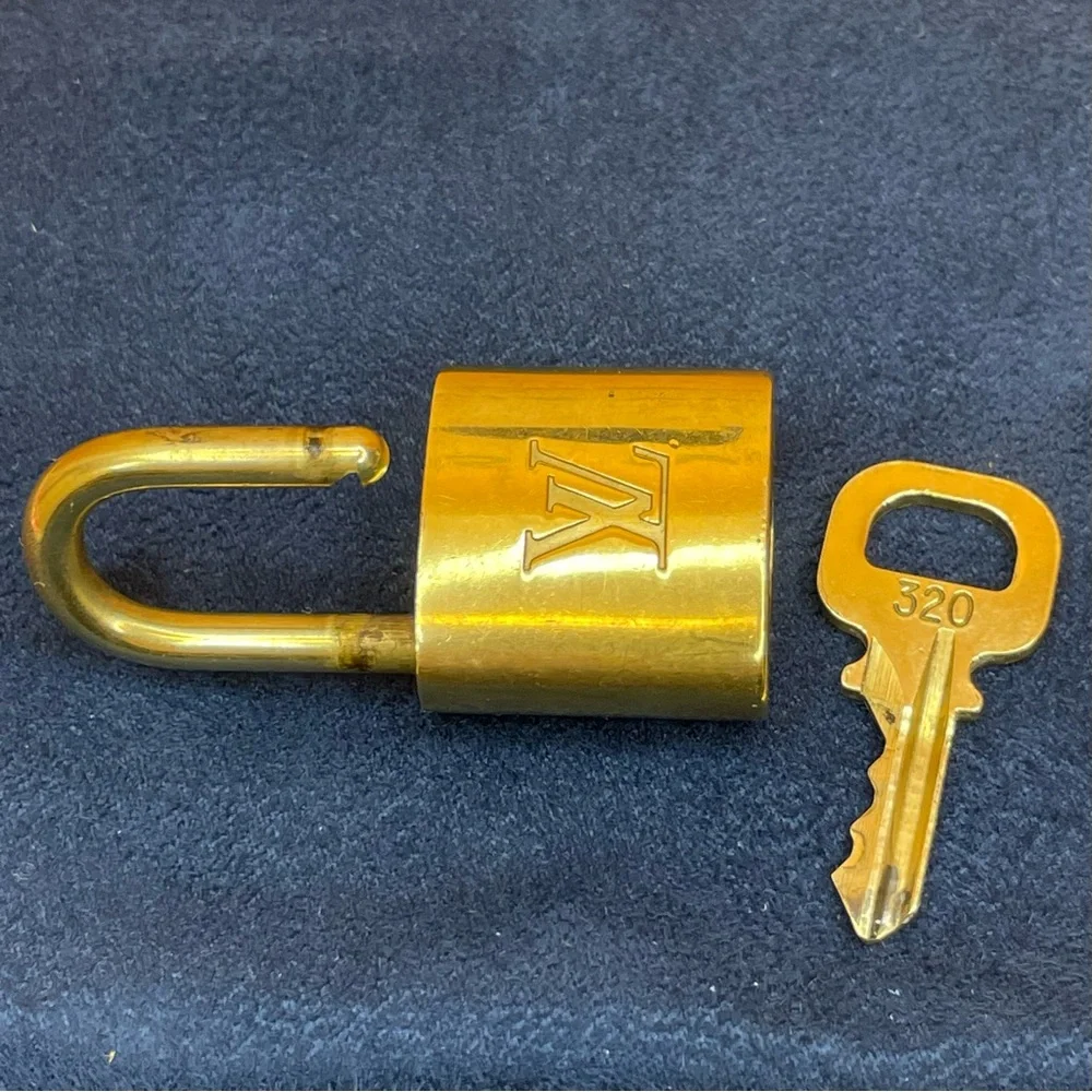 Vintage Louis Vuitton 320 Lock & Key!